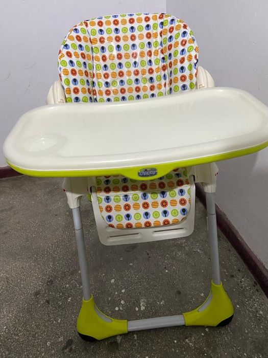 Vând scaun de masa Chicco