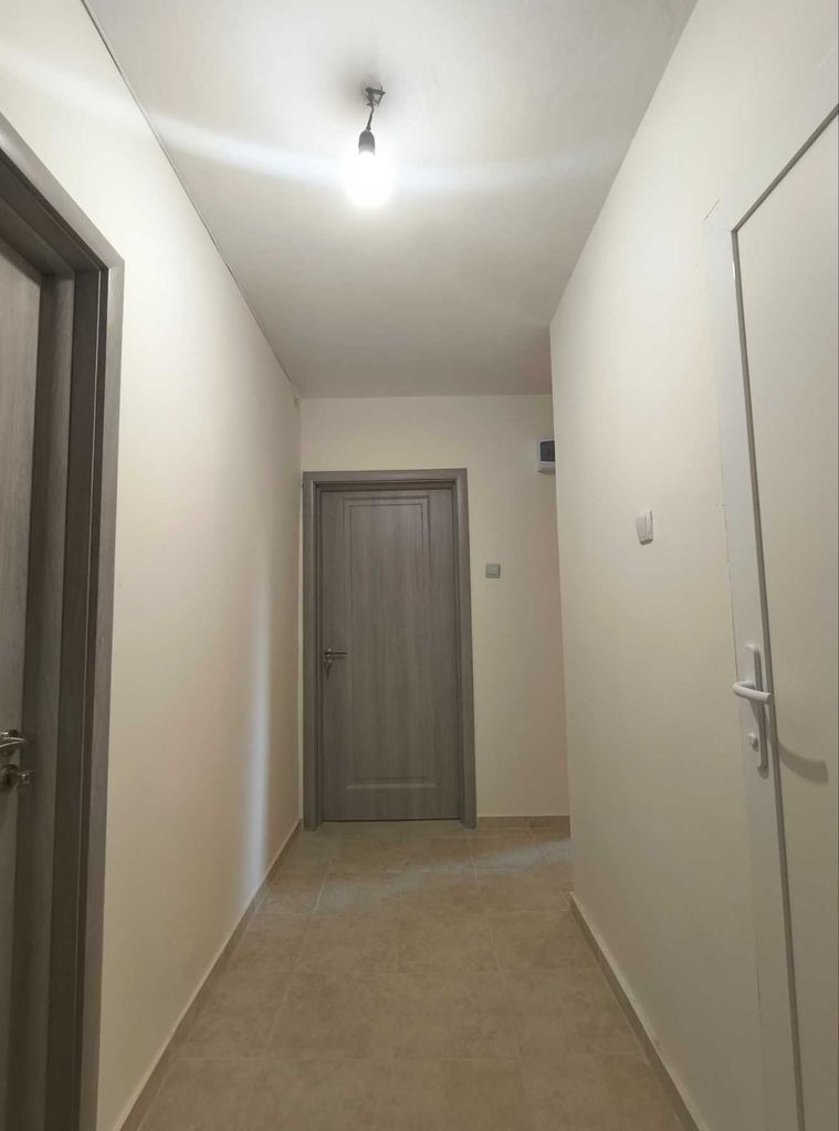 Продава се Тристаен апартамент в Русе, Здравец Изток - 77 кв.м за 1233 €/кв.м - Снимка #9