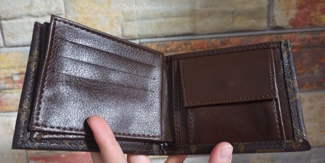 Портмонета "Louis Vuitton"