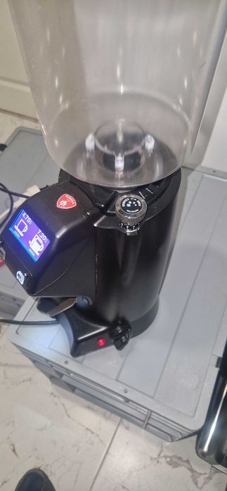 професионална кафемелачка в отлично състояние