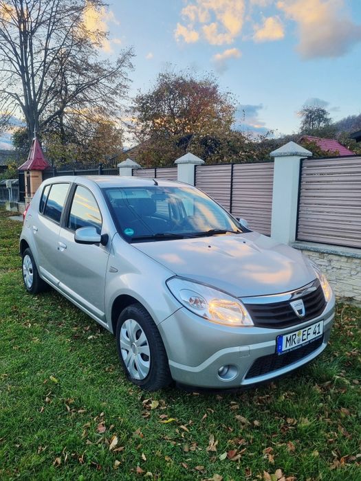 VW Dacia Sandero 1.6 i / 2010 / Clima  / 2700 €
