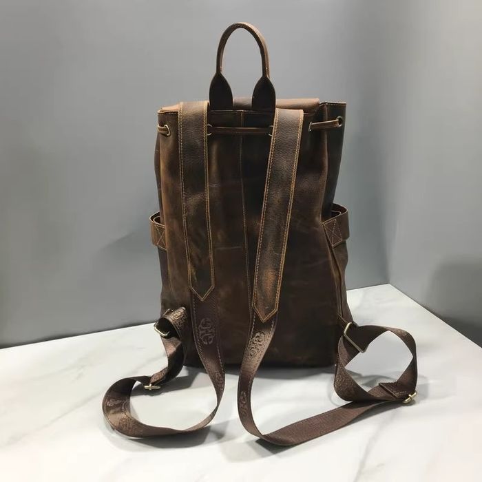 Рюкзак. Кожа. Почти новый , использовала 1 -3 раза.