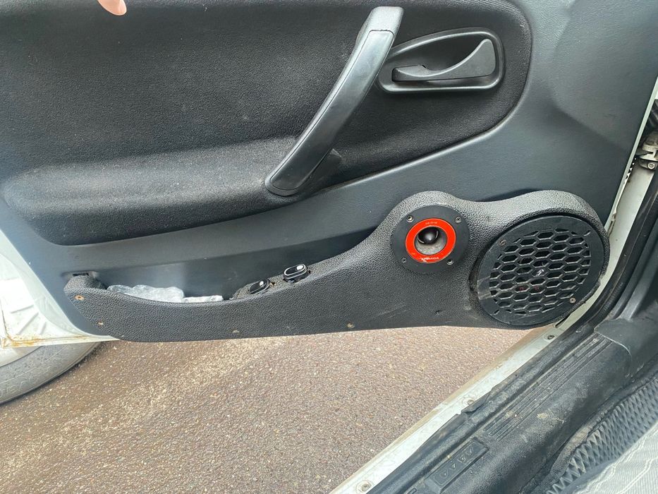 Колонки Подиум на ваз 9-10-14 или обмен на телефон айфон 11