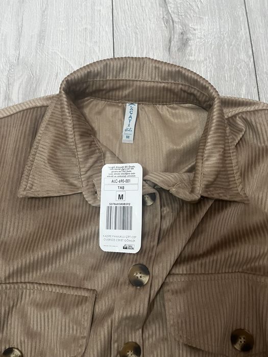 Jacheta tip camasa de primavara