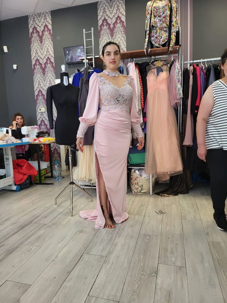 Rochie facuta la comanda purtata o seara