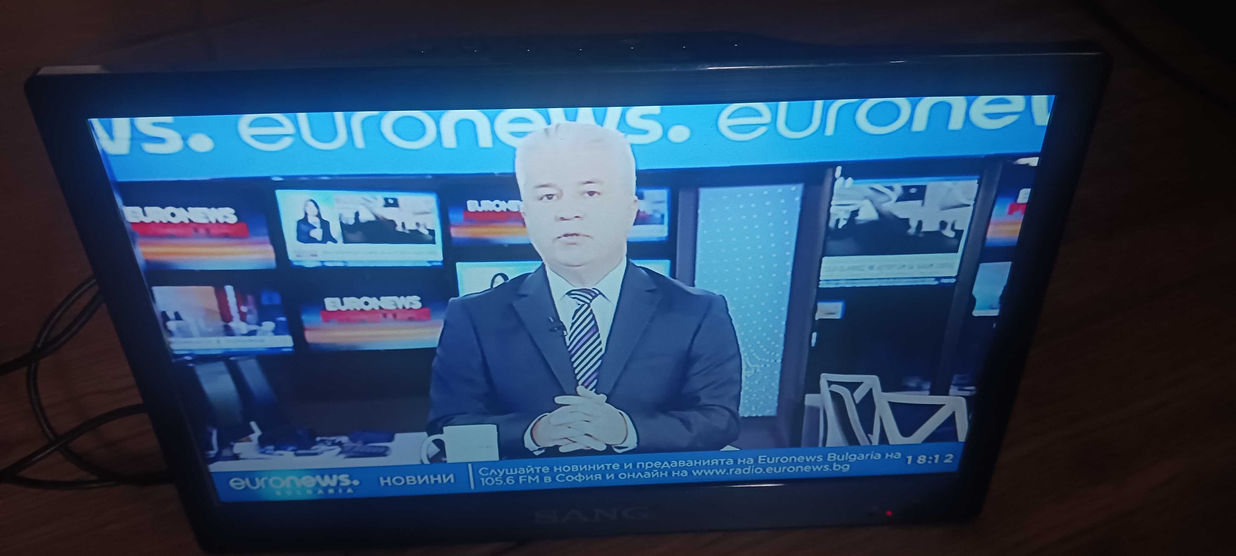 TV за кола на 12v 9inch цифров тунер и вградена батерия