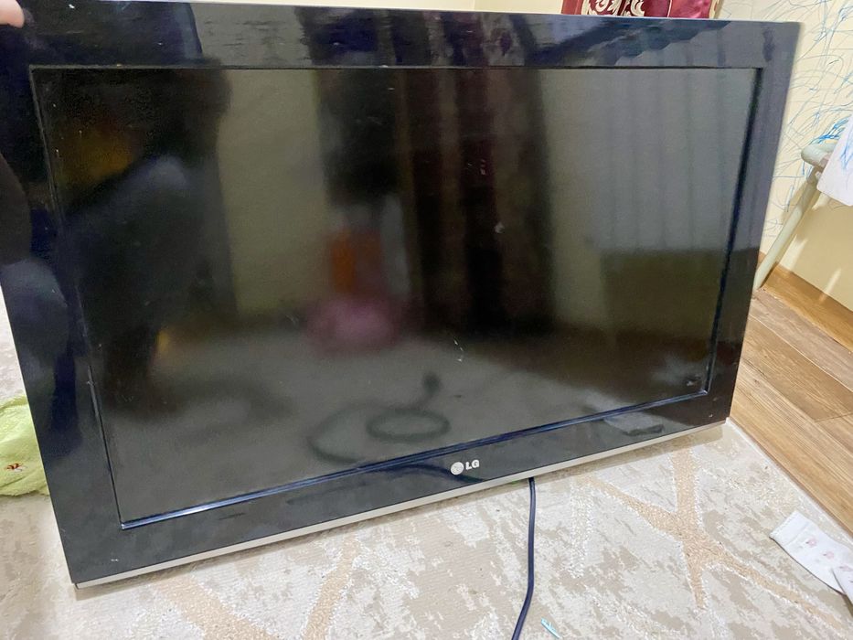 Телевизор LG б/у в хорошем состоянии
