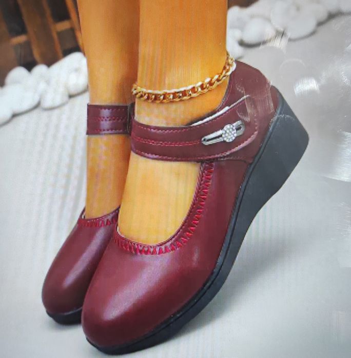 Елегантни дамски обувки