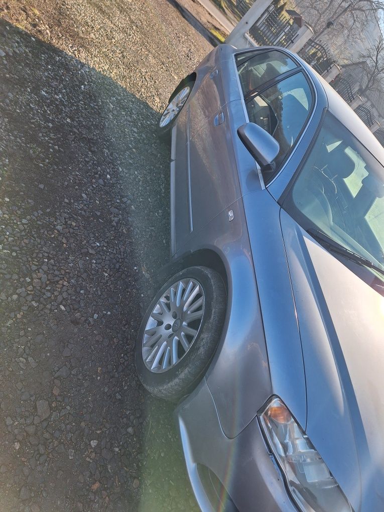 Dezmembrez audi a4 b7 19 si 2L tdi