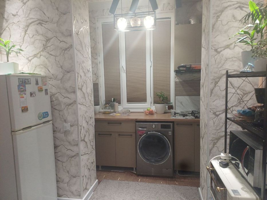 2/2/8 продается  иззат СВОЯ! !