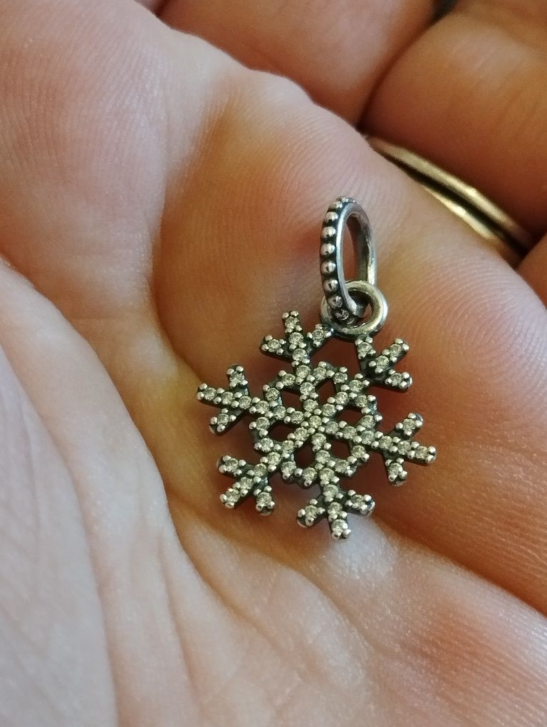 Fulg de nea din argint Pandora original pave