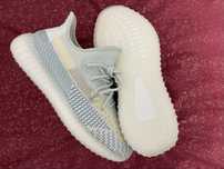 YEEZY 350 V2 Cloud White