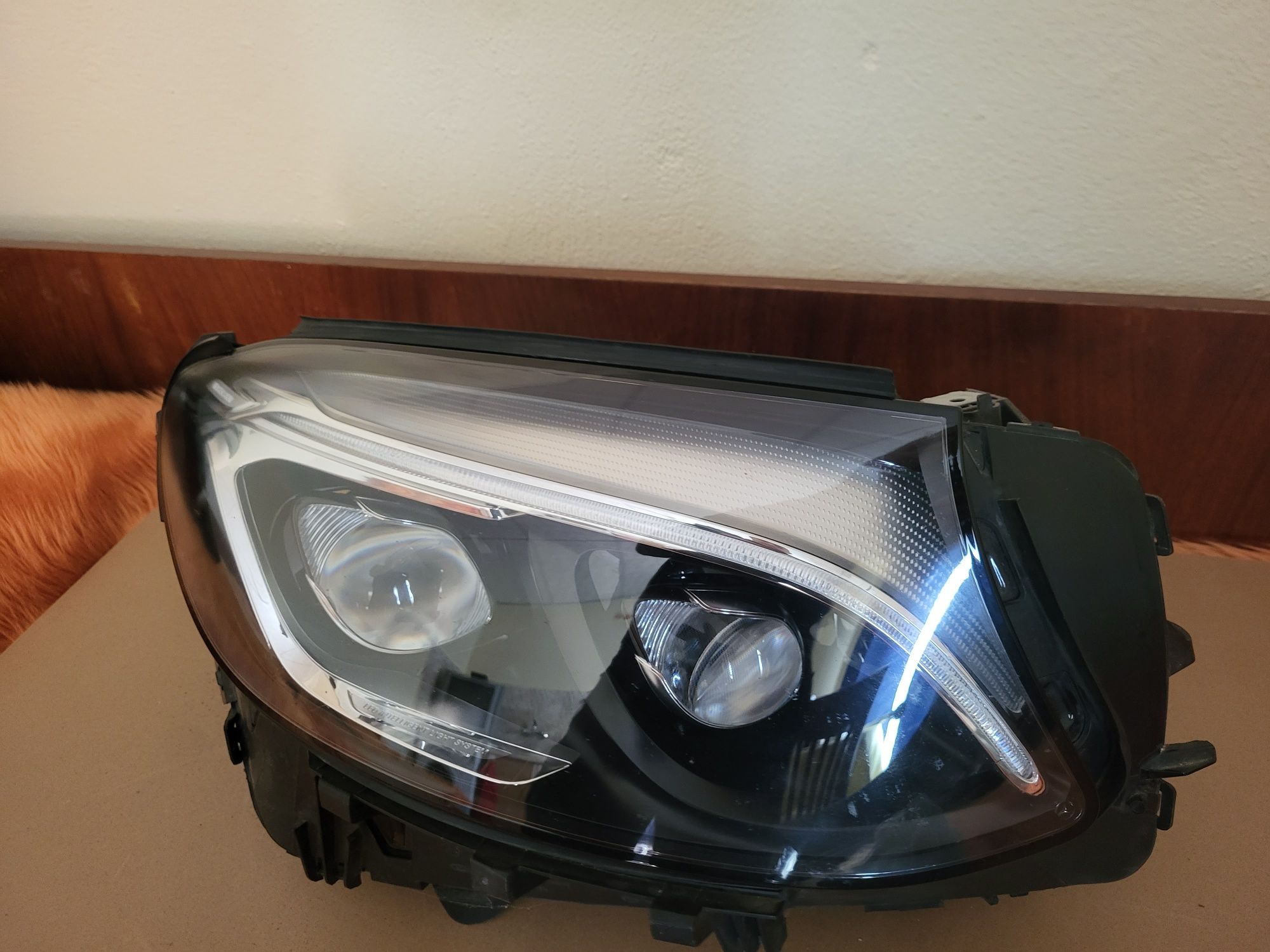 Десен фар фарове Мерцедес W253 X253 GLC LED mercedes 253