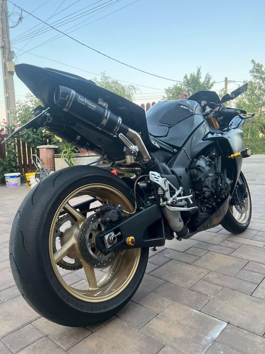 Yamaha R1 Big Bang 2010 – 25.000 km – Leo Vince