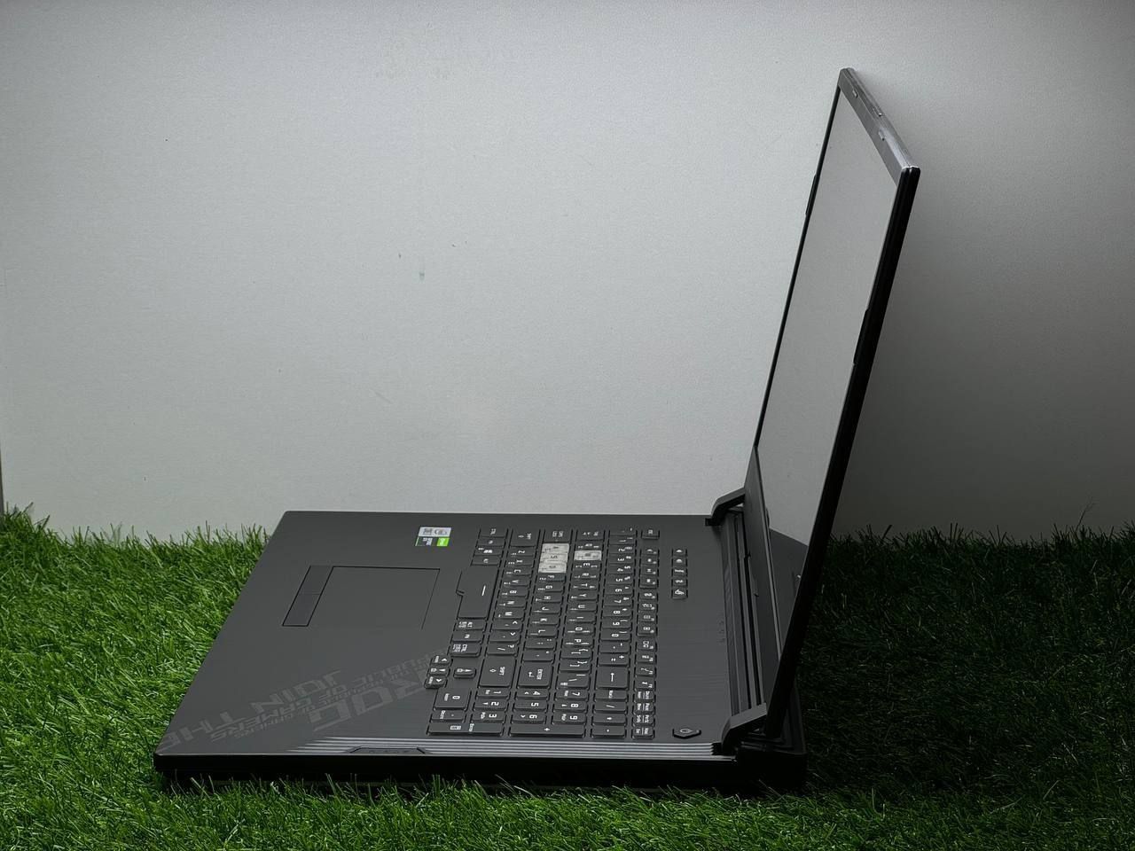 Asus RogStrix 17 noutbuk sotiladi