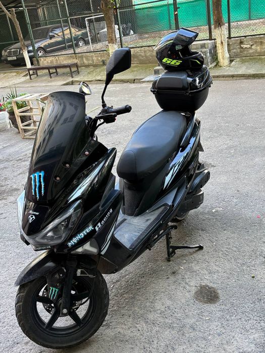 Продаю скутер тигр