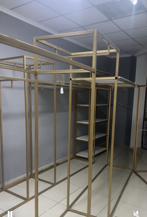 Продам стеллаж стоики для одежды