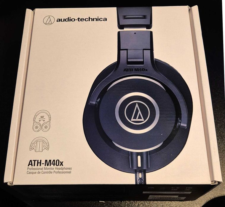 Casti Audio-Technica - ATH-M40X ca noi