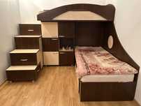 Pat supraetajat cu mobilier