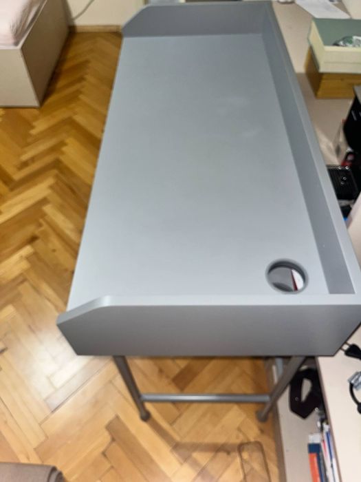 Бюро Икеа / IKEA Hauga сиво