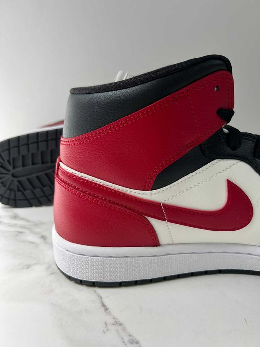 Adidasi Nike Air Jordan 1 Mid Negru-Rosu-Alb 44.5 ORIGINAL