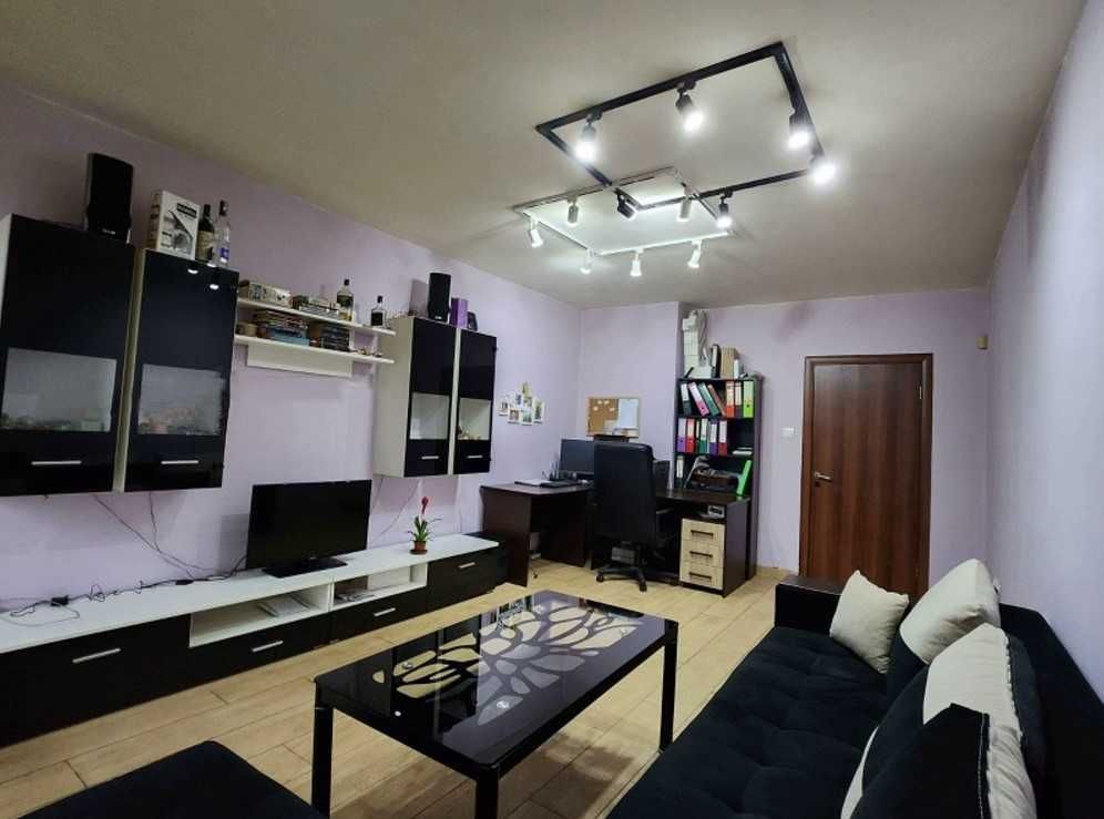 Тристаен апартамент за продажба в ж.к. Люлин 3, 51210