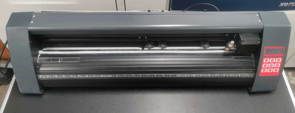 Режещ плотер за  PVC ФОЛИО