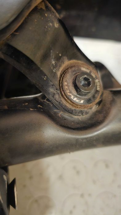Pivot Mach 6 XL 27.5 carbon за части