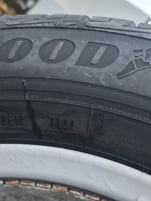 2 Броя 235/65/17 Gooyear 8,5mm 2022DOT КАТО НОВИ