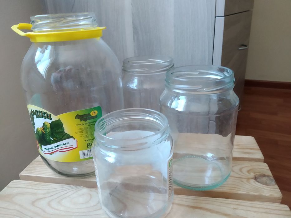 Продам банки разные,чистые