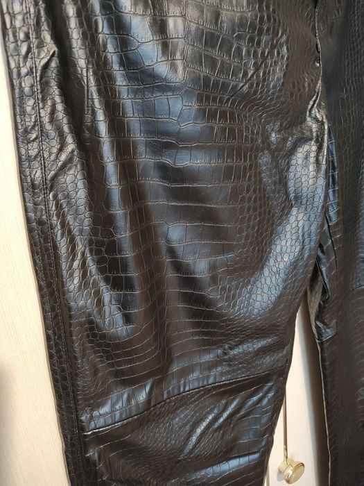 Кожен интересен панталон