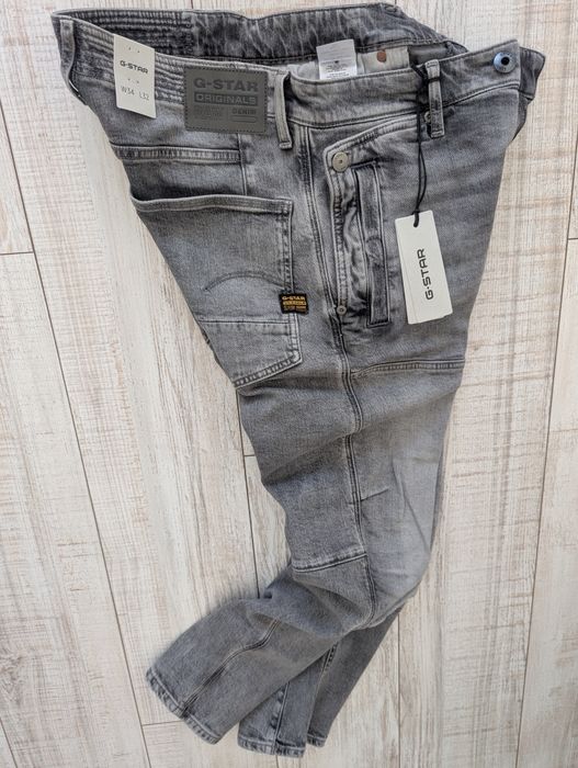 G-Star Raw- w32L32
W33L32
Цена: 188 лв/96,12€
Състав: Памук с еластан