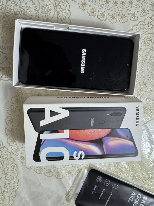 Сотовый телефон Samsung 10s