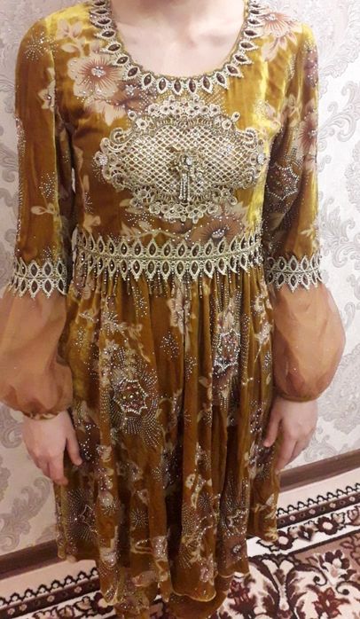 Koʻylaklar tez va arzon sotiladi