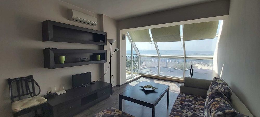 Дава се под наем Двустаен апартамент в Варна, Център - 67 кв.м за 459 € - Снимка #1