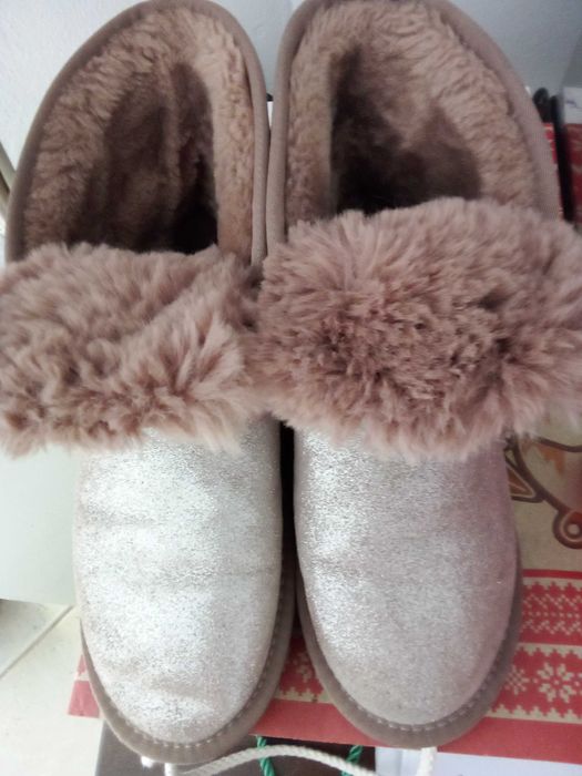 Нови итал. ботуши 38, кожа -99 лв.