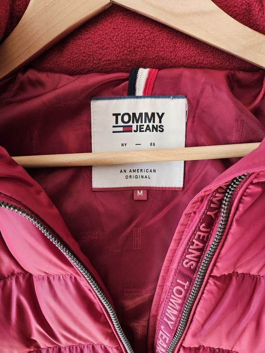 Geaca dama Tommy hilfiger  din puf