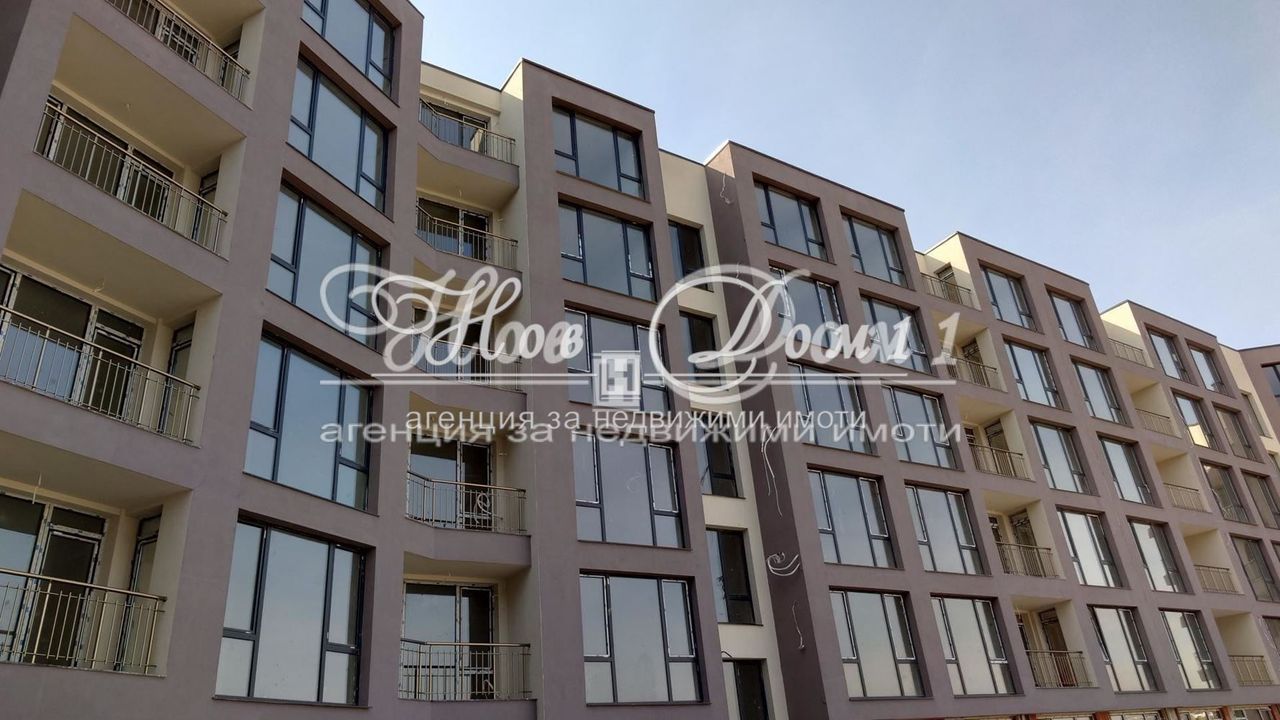 Продава се Тристаен апартамент в София, Манастирски ливади - 110 кв.м за 2137 €/кв.м - Снимка #2