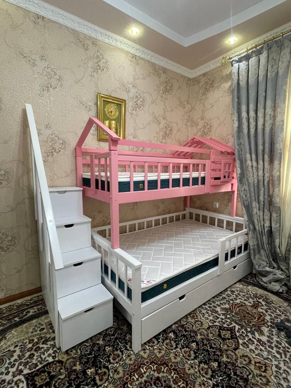 Двухъярусная кровать