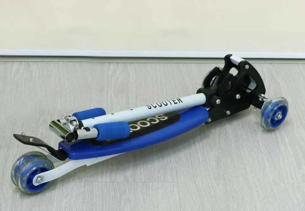ПРОМО!! Детска тротинетка  ScooTer, светеща триколка
