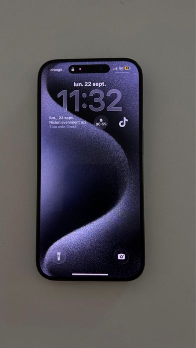 Iphone 15 pro 88% baterie
