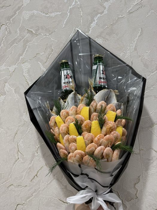 Мужские букеты, клубника в шоколаде , сухофрукты