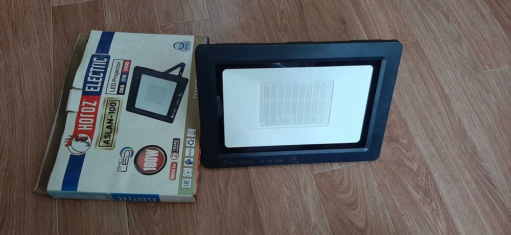 Светодиодный прожектор 100w