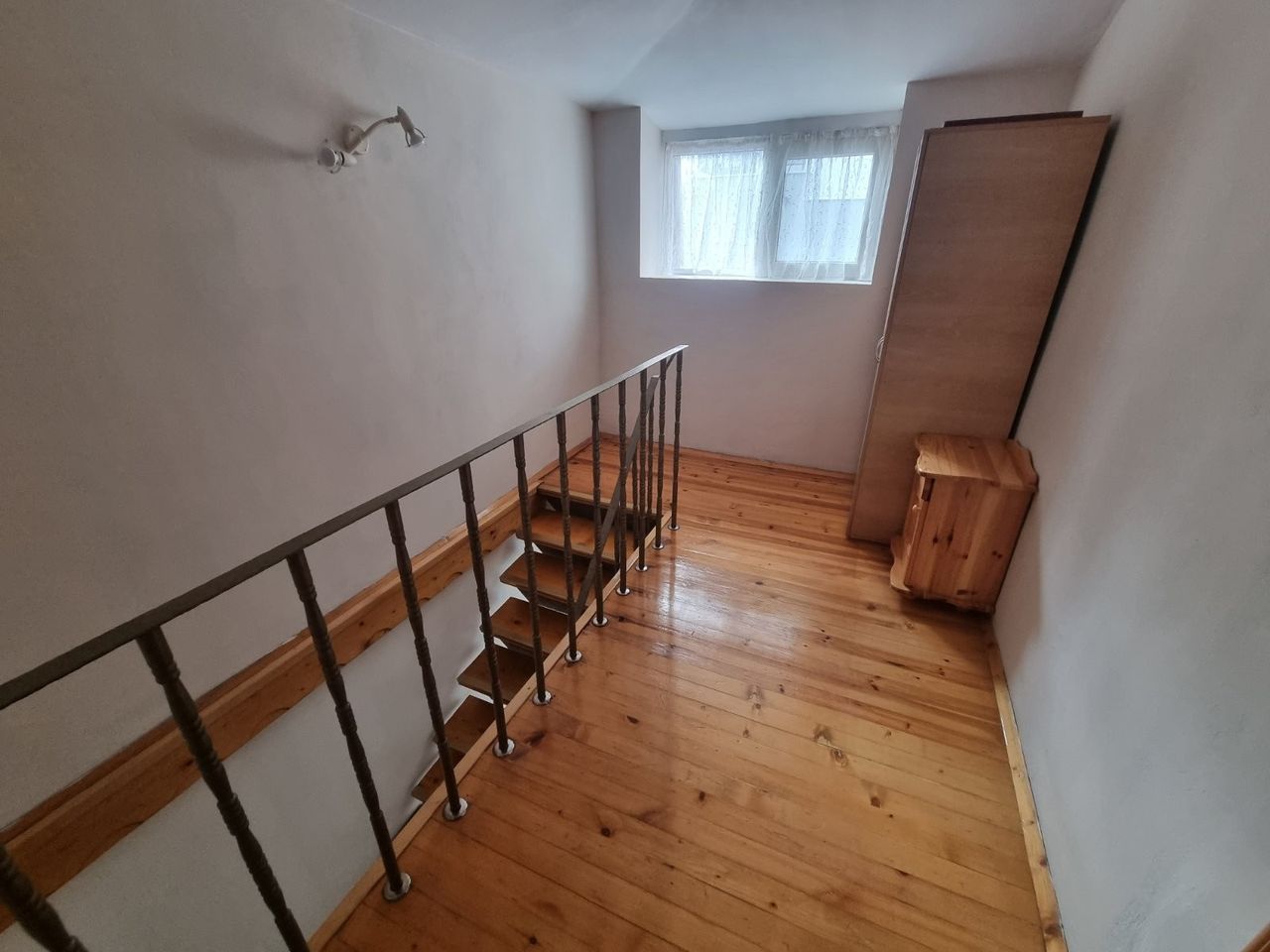 Дава се под наем Тристаен апартамент в Стара Загора, Център - 100 кв.м за 510 € - Снимка #11