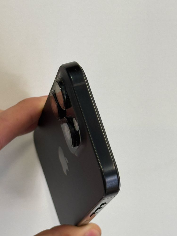 Продавам перфектен iPhone 16 PRO 100%