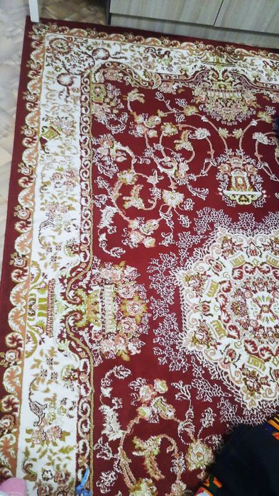 Кілем сатылады. Продается ковер