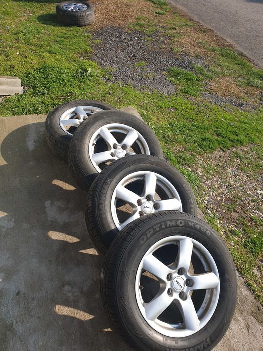 Jante aliaj 235/60 R16 cu cauciucuri de vara