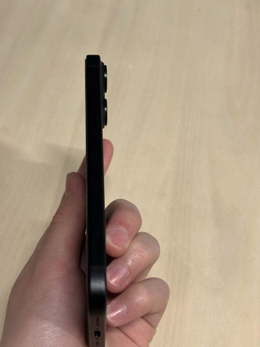 Айфон 15 в идеальном состояний