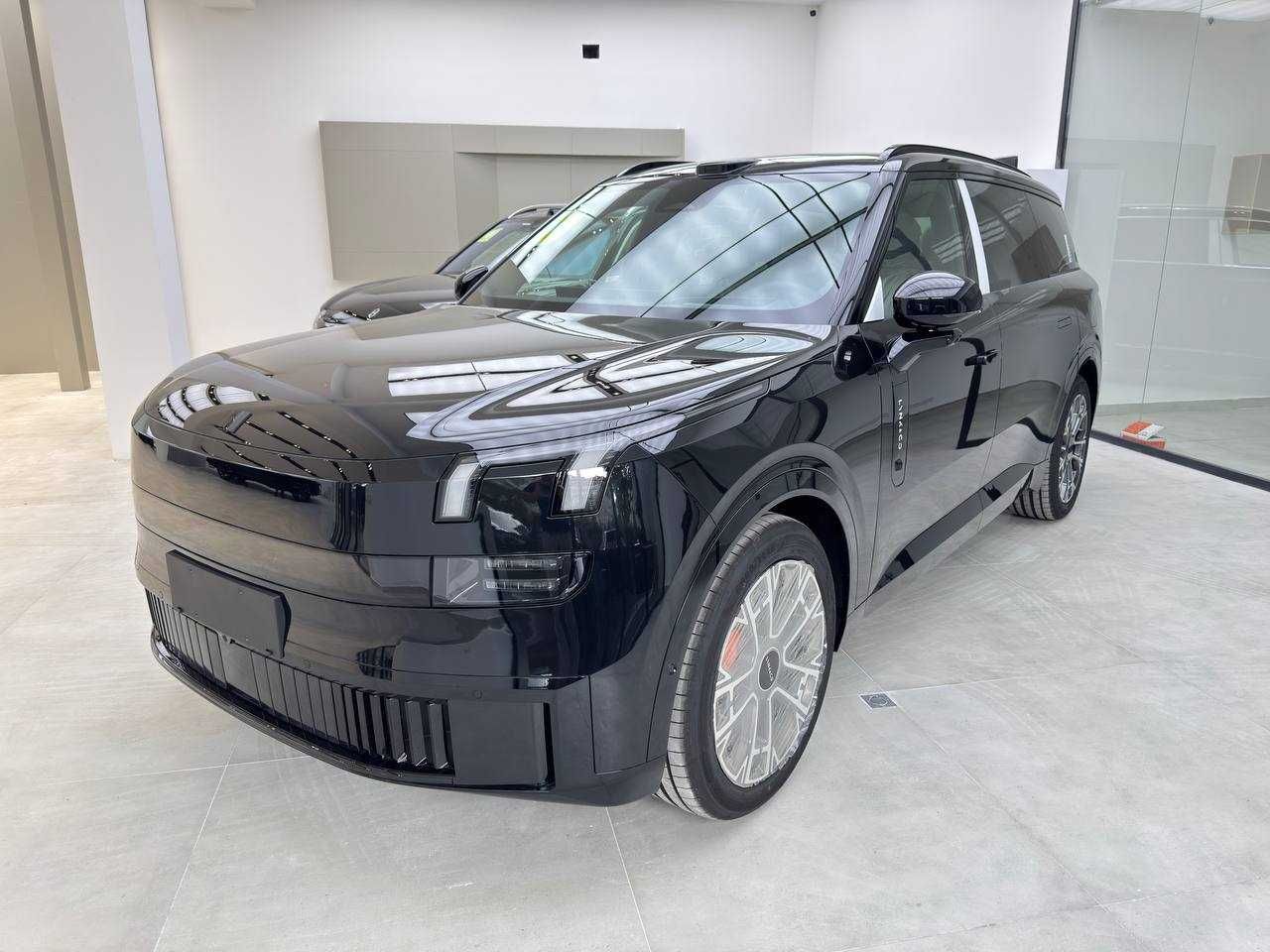 Lynk & Co 900 Ultra - гибридный кроссовер