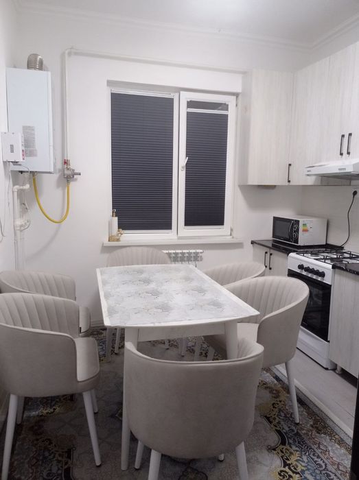 Alisher Navoiy universiteti yonida